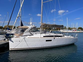 34' Jeanneau 2018 Yacht For Sale